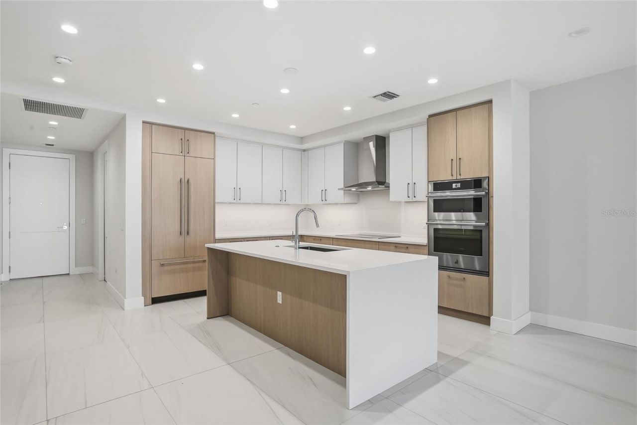 275 1st Avenue S, Unit 1003, Saint Petersburg, FL 33701 Photo