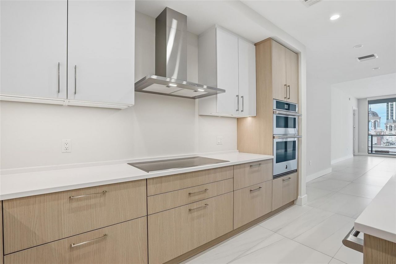 275 1st Avenue S, Unit 1003, Saint Petersburg, FL 33701 Photo