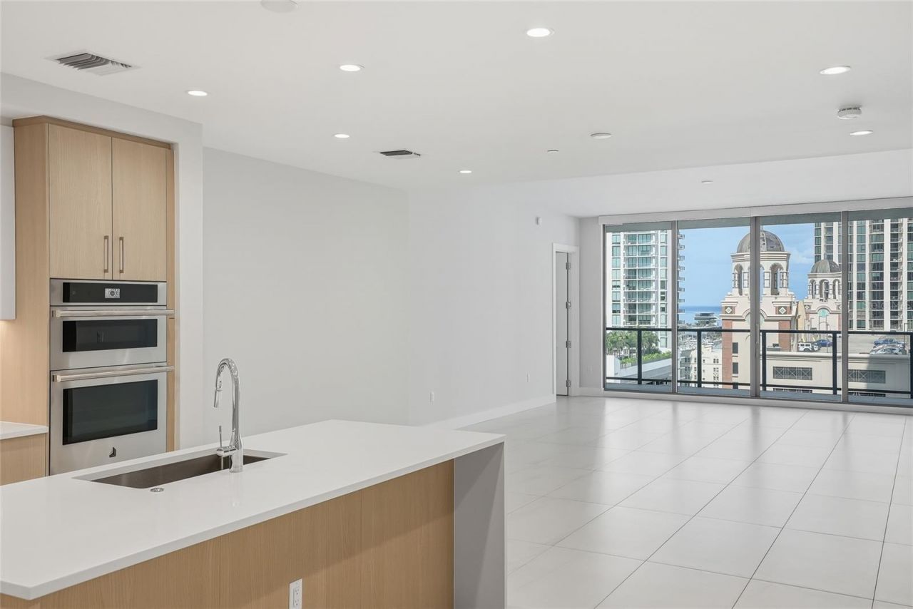 275 1st Avenue S, Unit 1003, Saint Petersburg, FL 33701 Photo