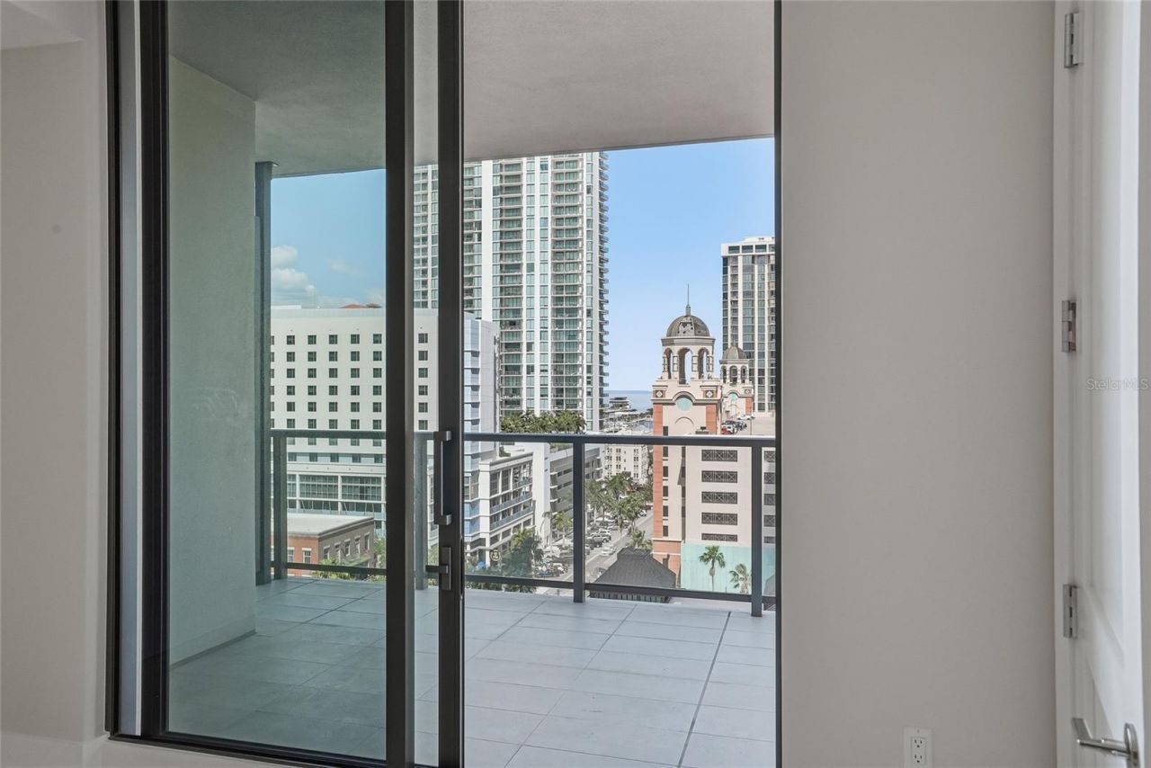 275 1st Avenue S, Unit 1003, Saint Petersburg, FL 33701 Photo