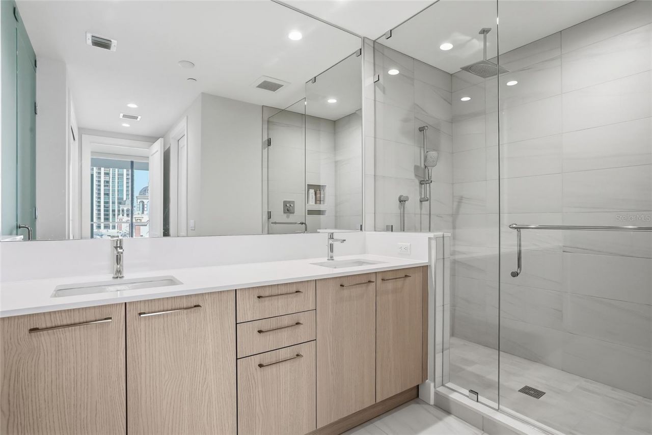 275 1st Avenue S, Unit 1003, Saint Petersburg, FL 33701 Photo