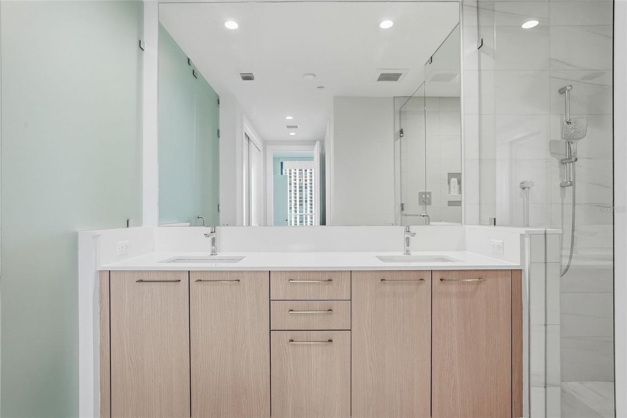 275 1st Avenue S, Unit 1003, Saint Petersburg, FL 33701 Photo