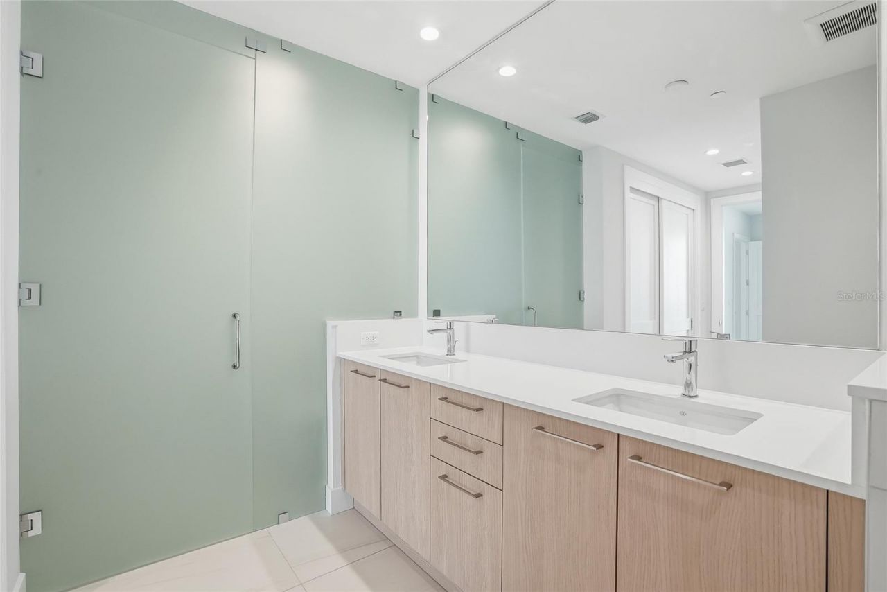 275 1st Avenue S, Unit 1003, Saint Petersburg, FL 33701 Photo