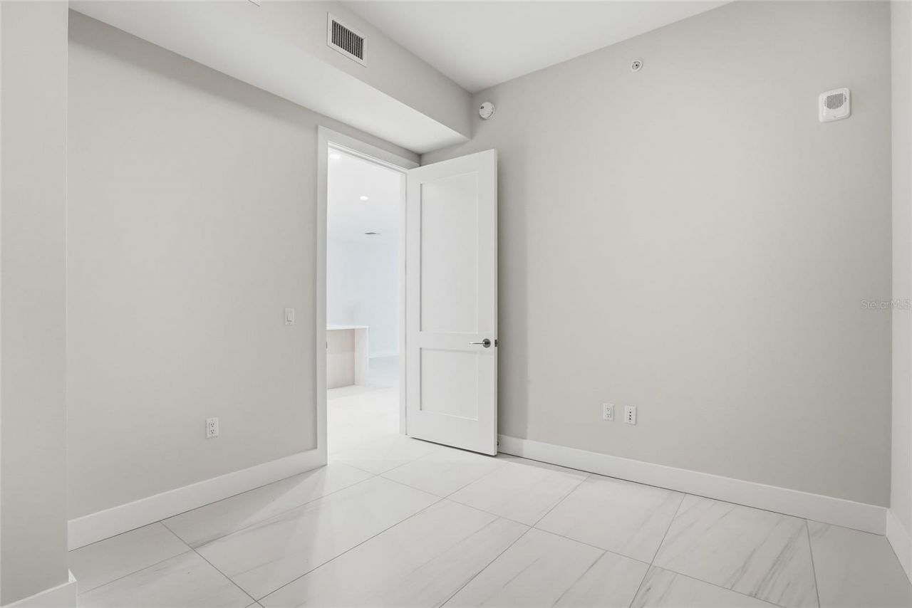 275 1st Avenue S, Unit 1003, Saint Petersburg, FL 33701 Photo
