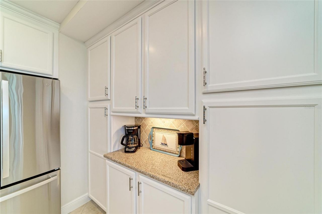 392 Aruba Circle , Unit 102, Bradenton, FL 34209 Photo