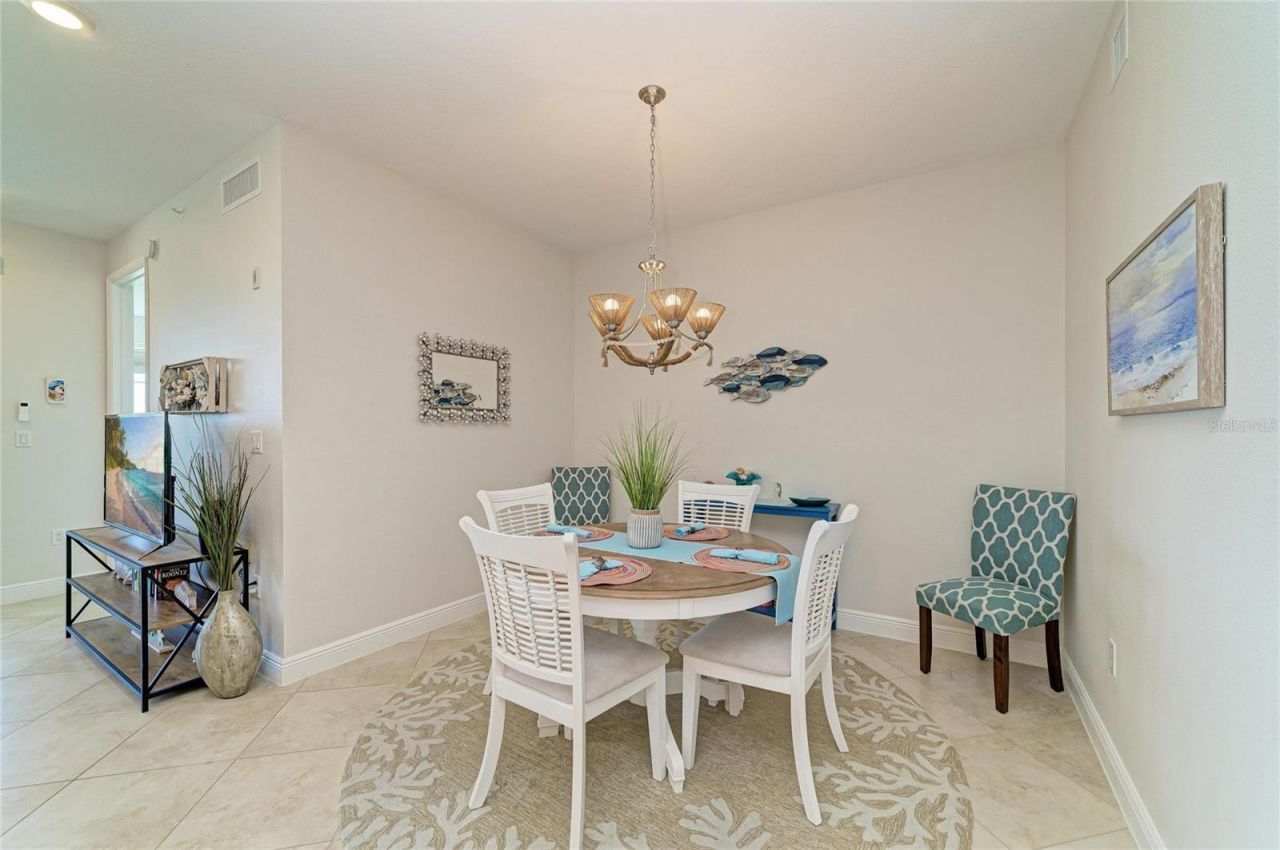 392 Aruba Circle , Unit 102, Bradenton, FL 34209 Photo