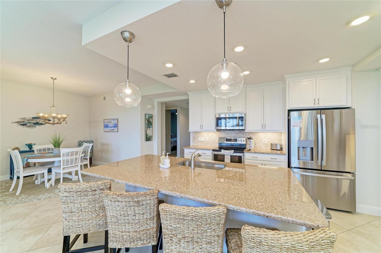 392 Aruba Circle , Unit 102, Bradenton, FL 34209 Photo