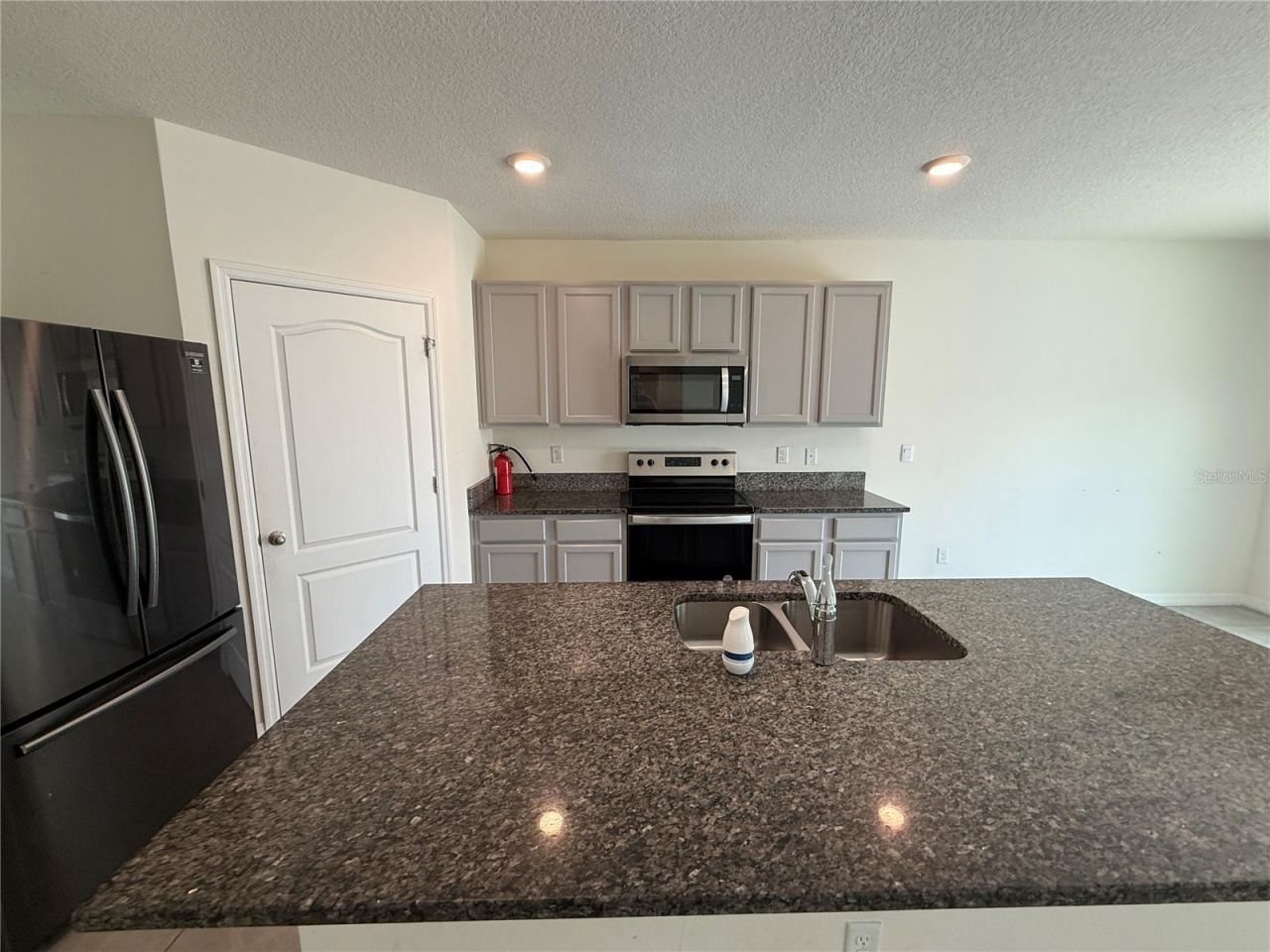 2029 Maple Ridge Drive , Zellwood, FL 32798 Photo