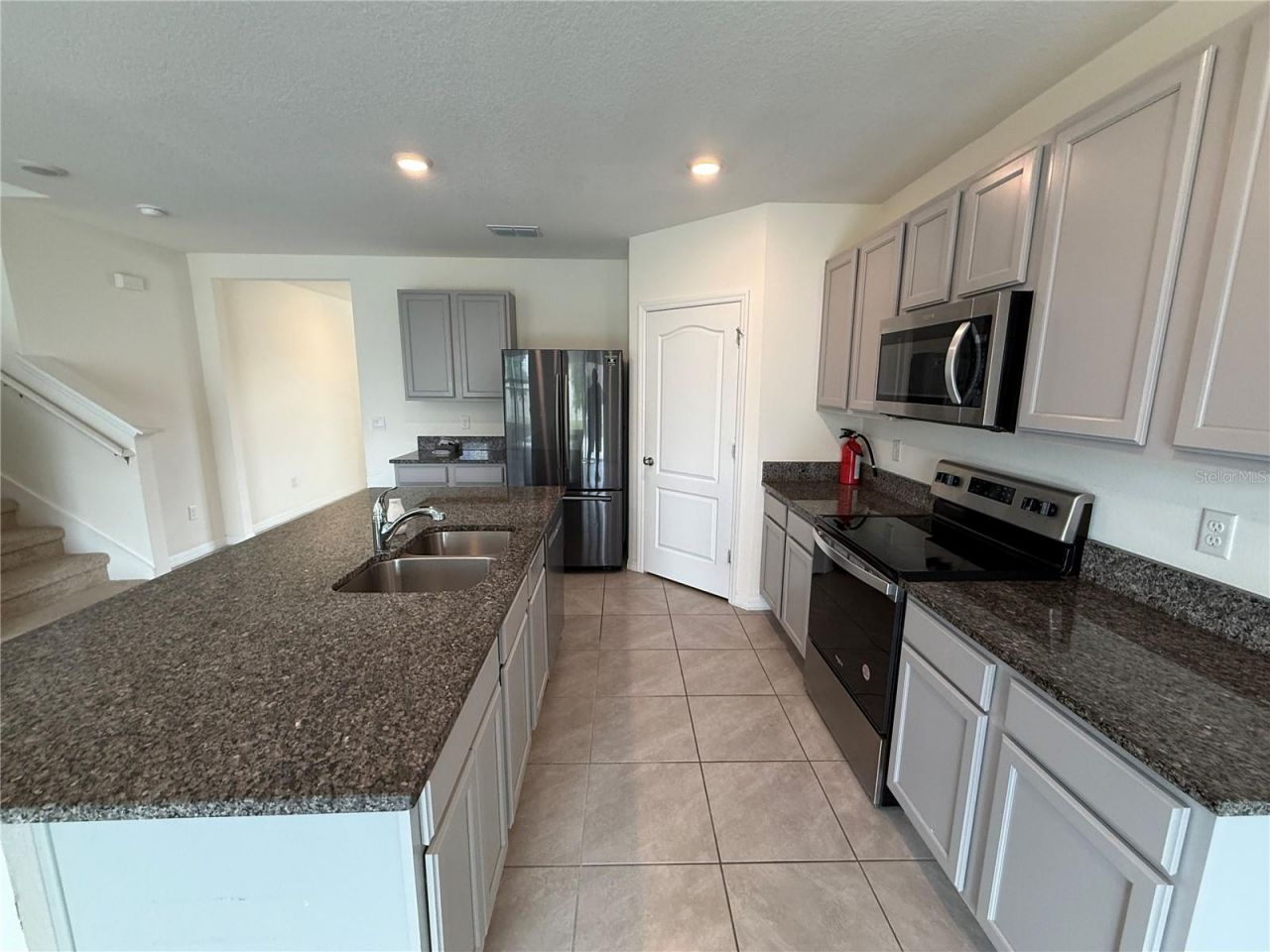 2029 Maple Ridge Drive , Zellwood, FL 32798 Photo