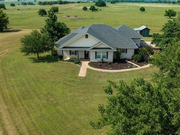 1211 W Fm 922 , Valley View, TX 76272