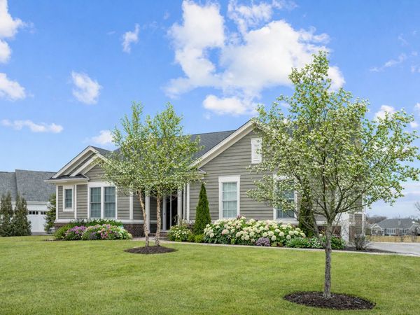 30 S Orchard Circle , Lake Forest, IL 60045