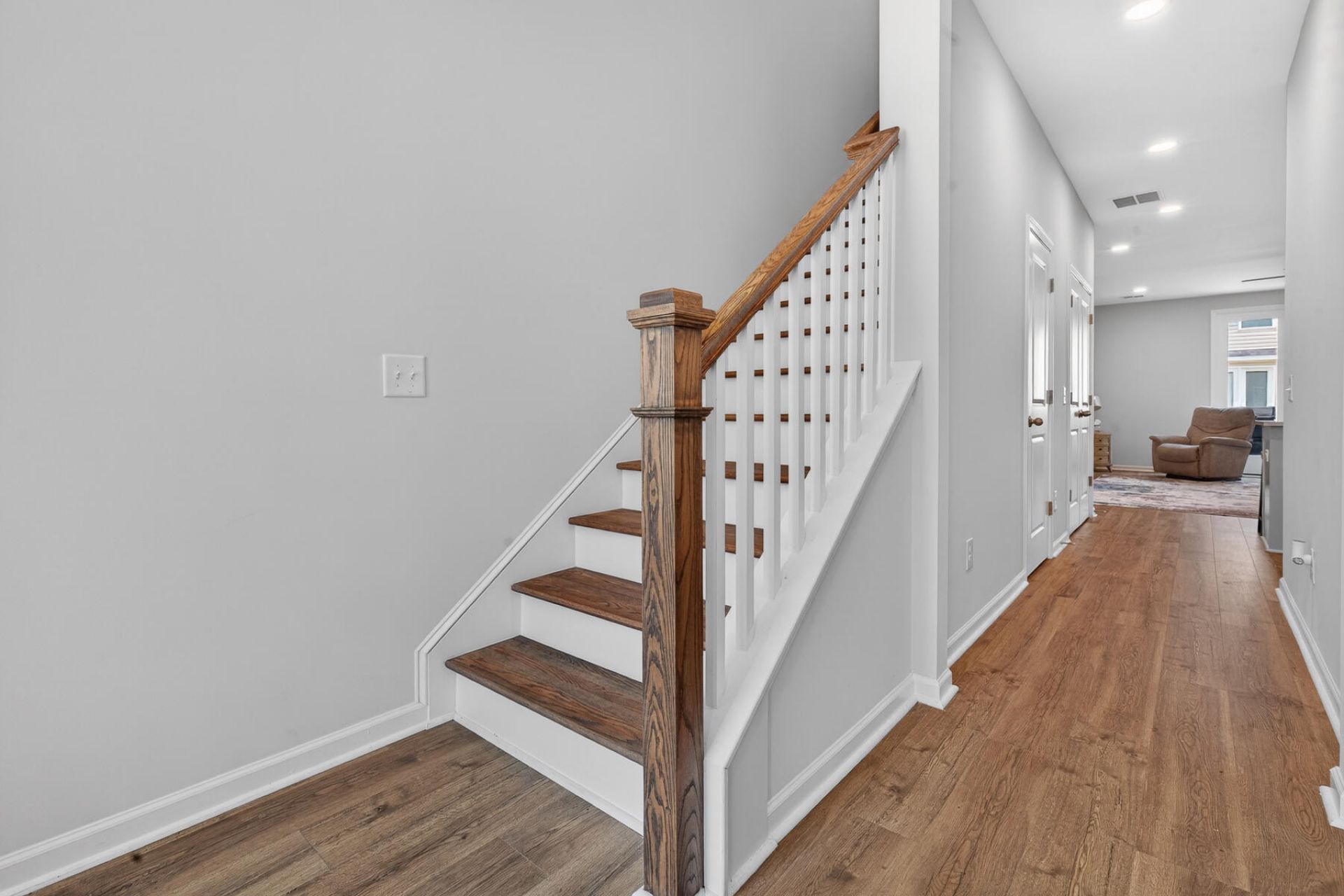 486 Green Fern Drive Photo 10