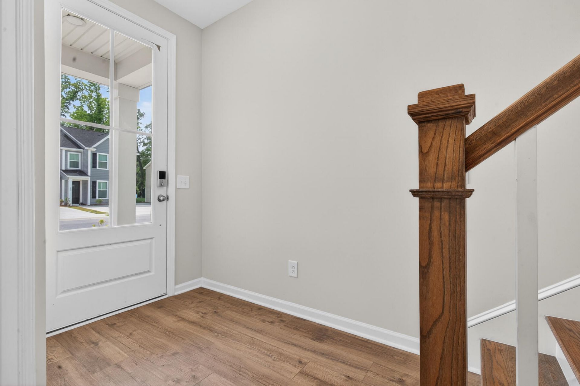 486 Green Fern Drive Photo 4