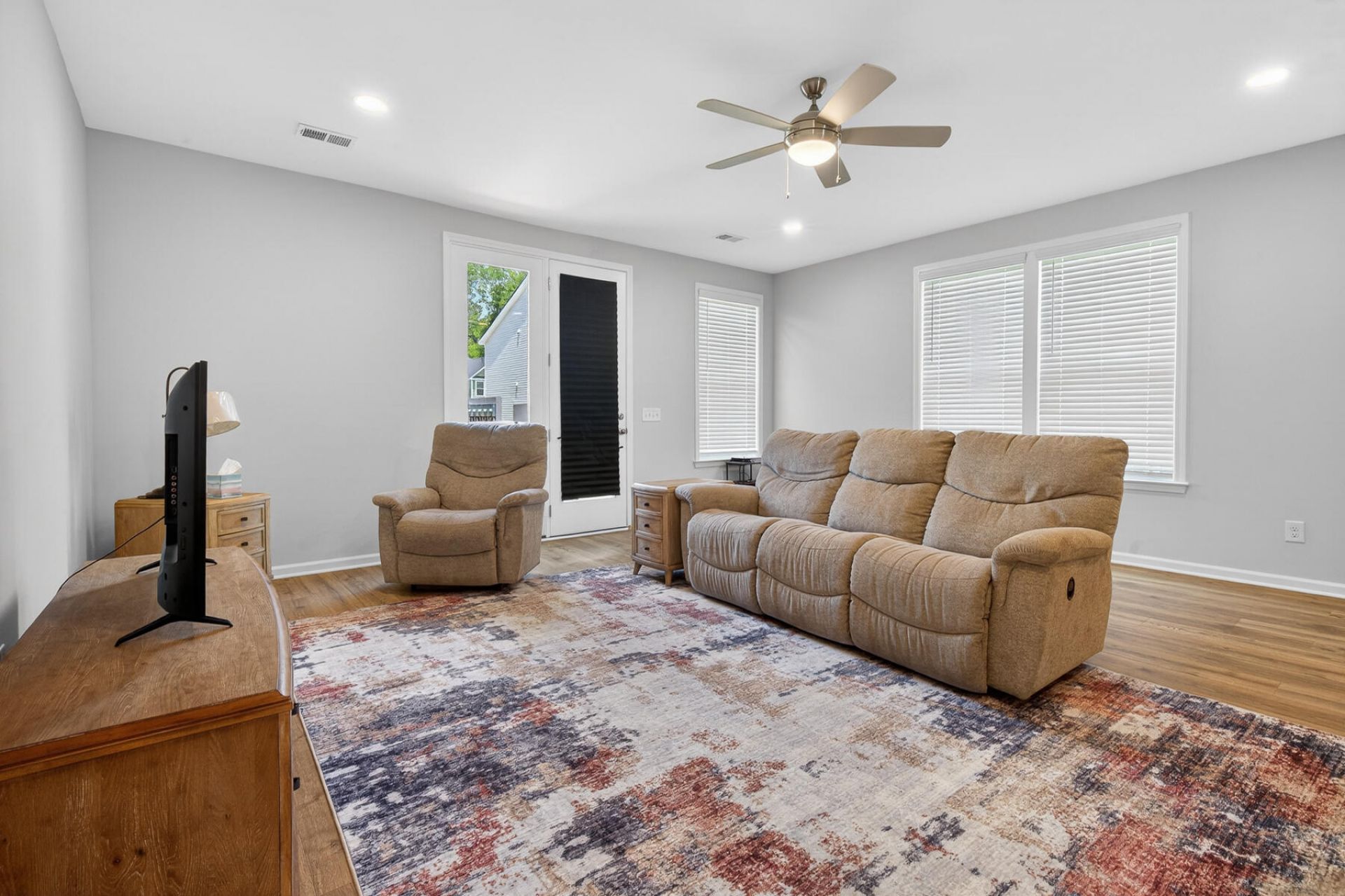 486 Green Fern Drive Photo 7