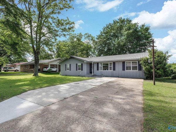 423 Clearview Street SW, Decatur, AL 35601