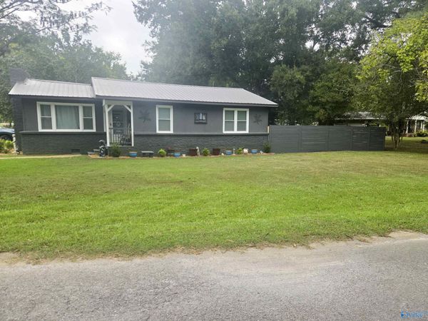 207 Piney Grove Street, Falkville, AL 35622