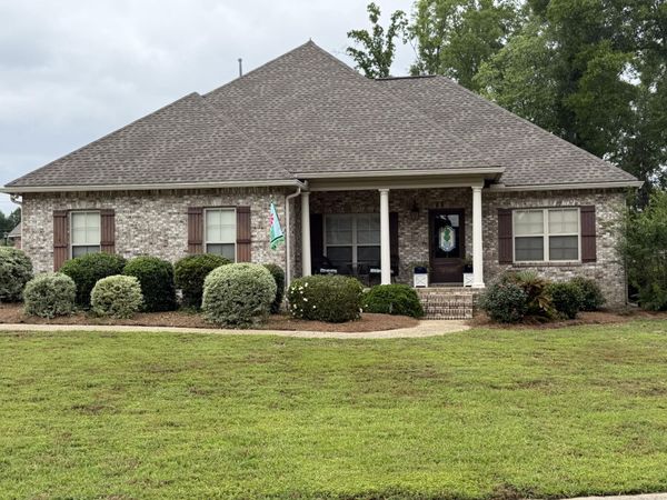 33 Cambrian Ridge, Petal, MS 39465