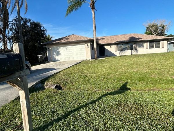 1217 SE Nancy Lane, Port St. Lucie, FL 34983