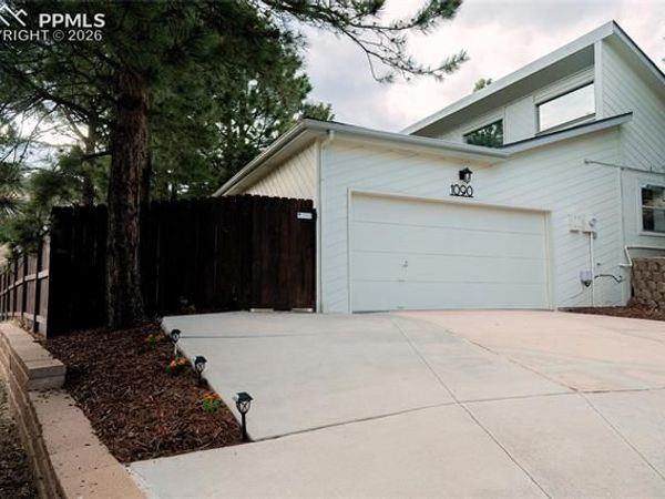 1090 N War Eagle Drive, Colorado Springs, CO 80919