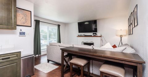 2808 16th Ave, Sacramento, CA 95820 Photo