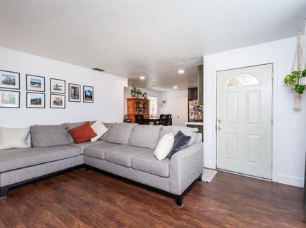 2808 16th Ave, Sacramento, CA 95820 Photo