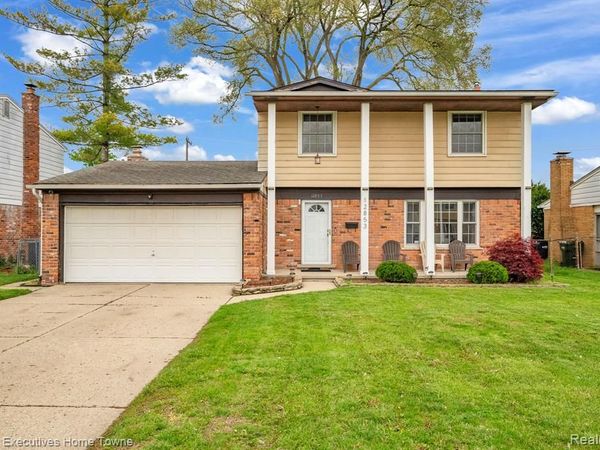 12853 Picadilly Drive, Sterling Heights, MI 48312