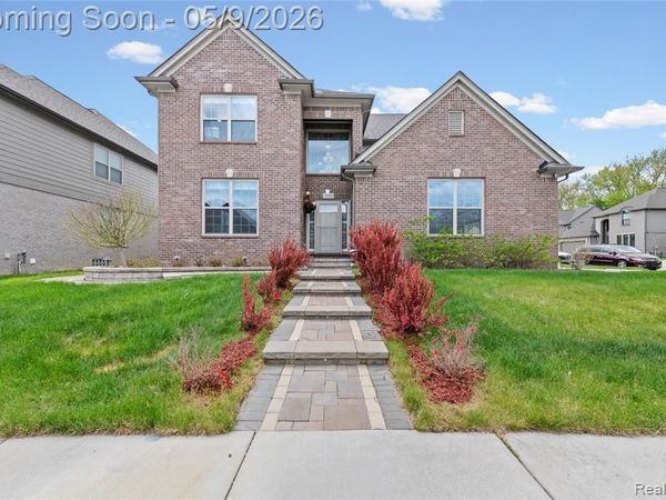 3559 Birchmount Drive, Troy, MI 48083