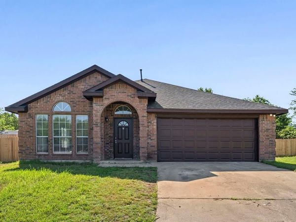 1216 Urban Drive, DeSoto, TX 75115