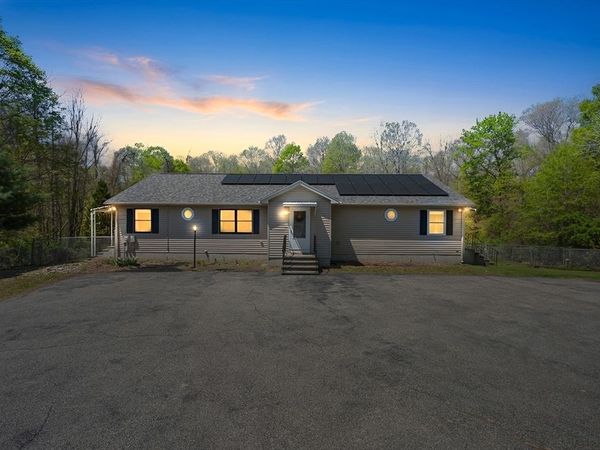 1 Woodmere Rd, Dudley, MA 01571