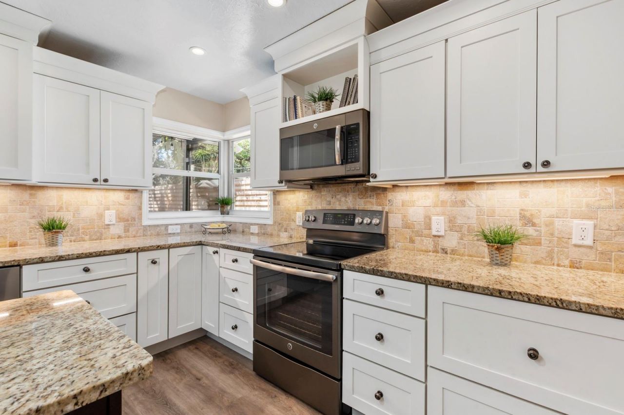 2352 Palm Terrace, Sarasota, FL 34231 Photo