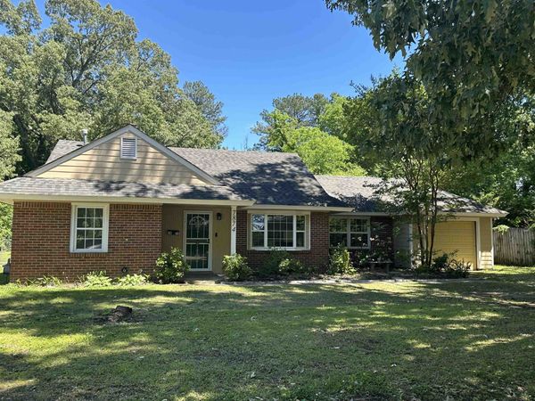 7874 SHAMROCK RD E, Millington, TN 38053