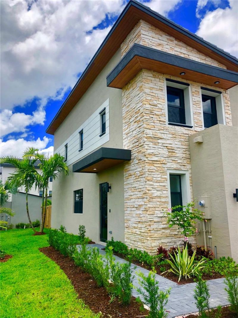 10597 NW Nw 81 Terrace, Unit 10597, Doral, FL 33178 Photo