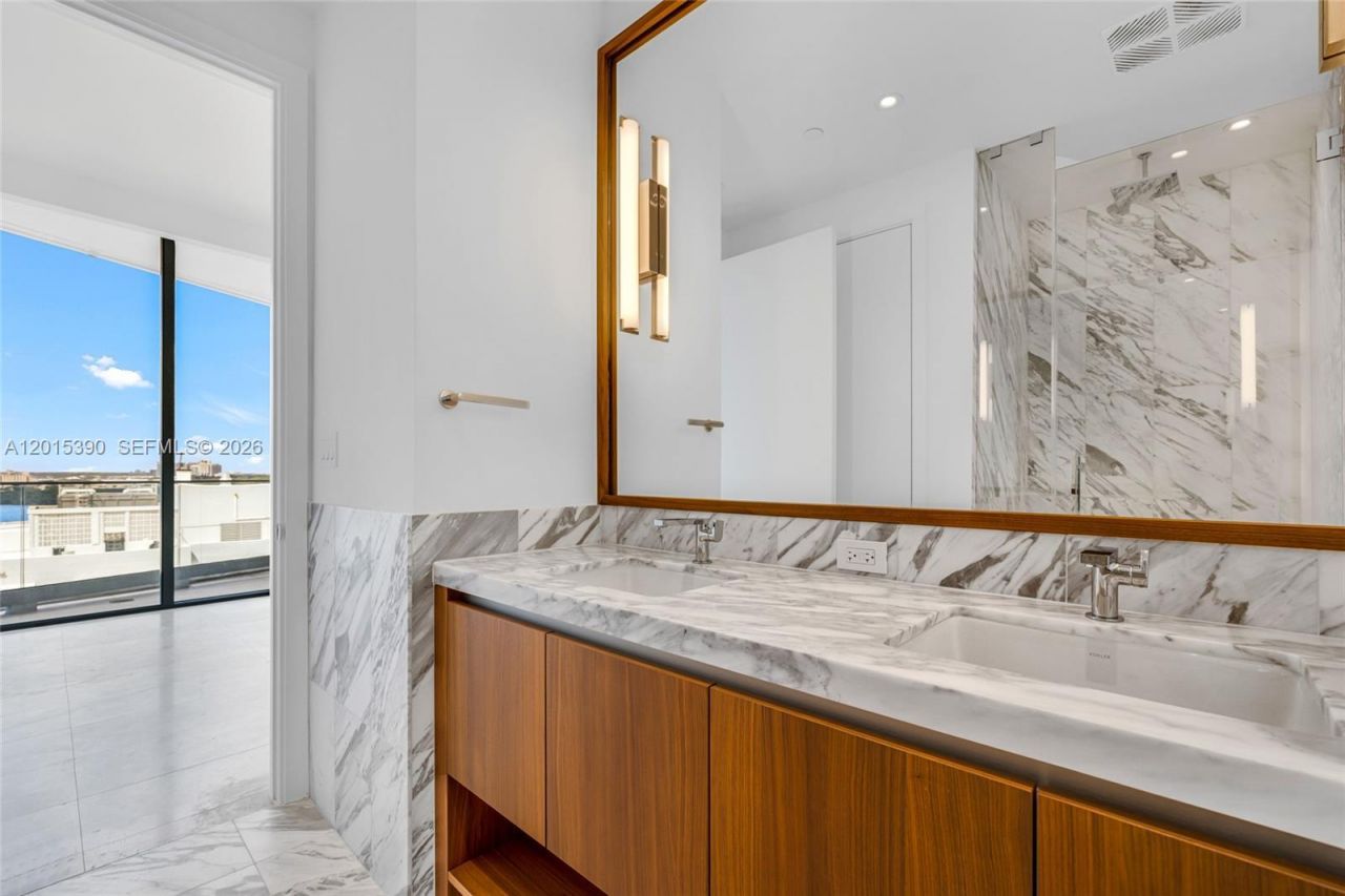 175 SE 25 Road , Unit 1203, Miami, FL 33129 Photo