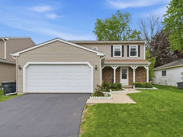221 E Lakeside Drive , Vernon Hills, IL 60061