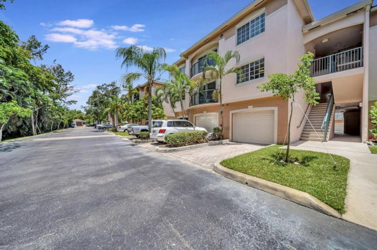 2125 SE 10th Avenue, Fort Lauderdale, FL 33316 Photo