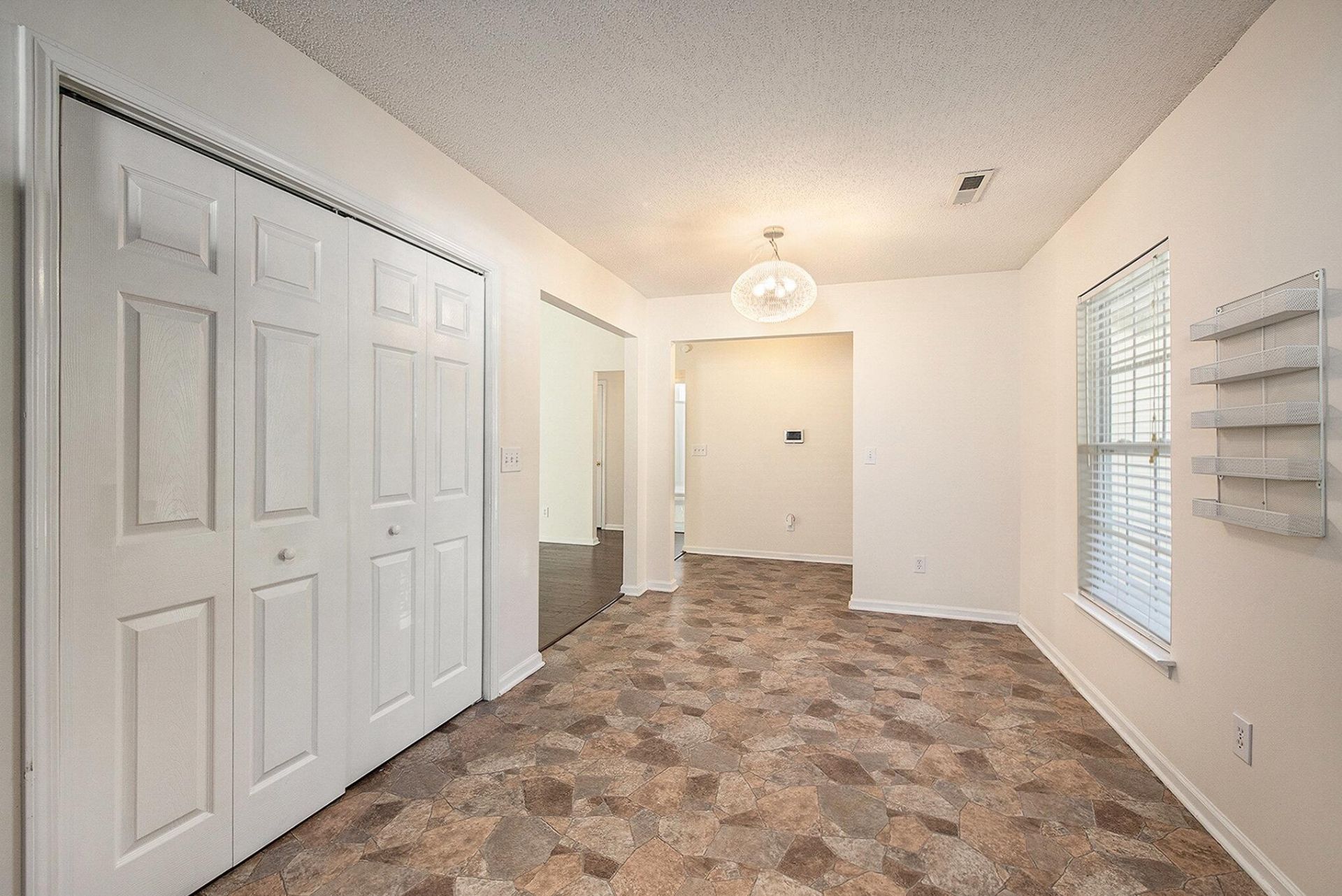 5027 Thornton Drive Photo 4