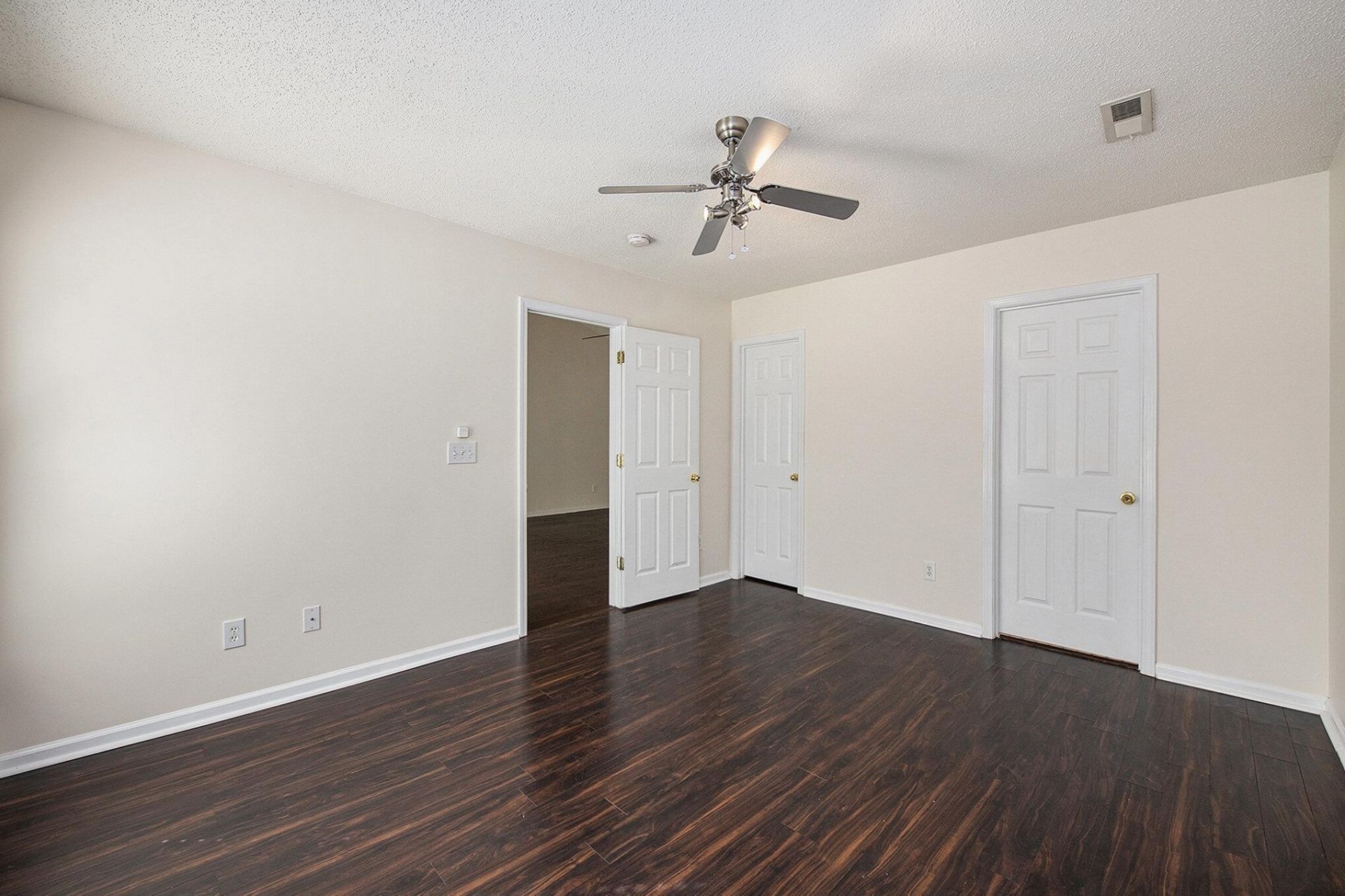 5027 Thornton Drive Photo 9