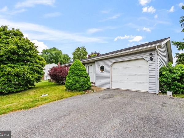 9 RASPBERRY DRIVE, MECHANICSBURG, PA 17050