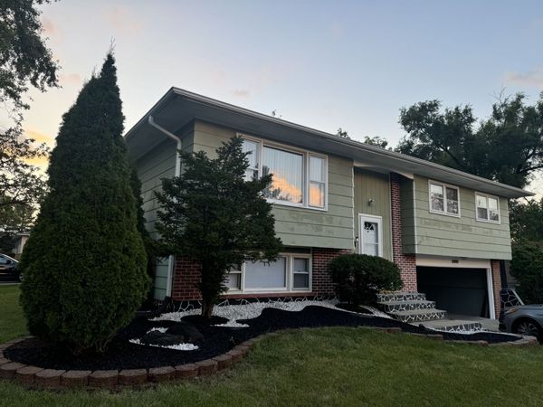 7410 East Avenue , Hanover Park, IL 60133