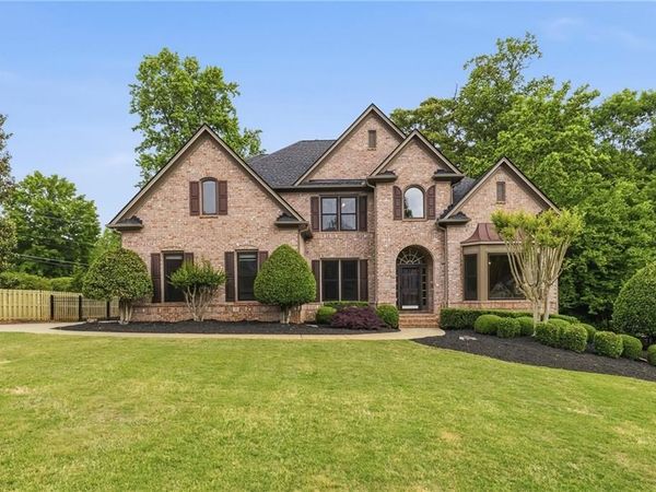 215 Lynwood Court, Roswell, GA 30075