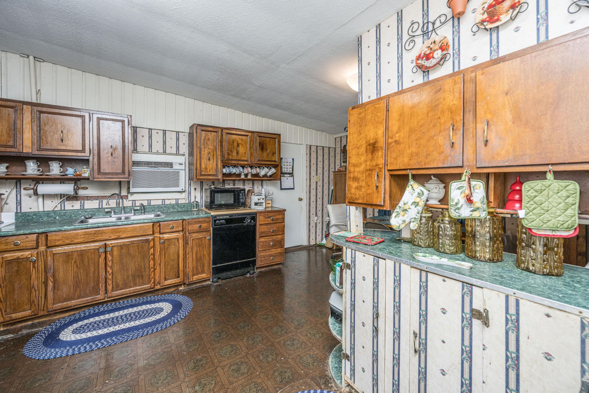 1711 Jessamine Road Photo 9