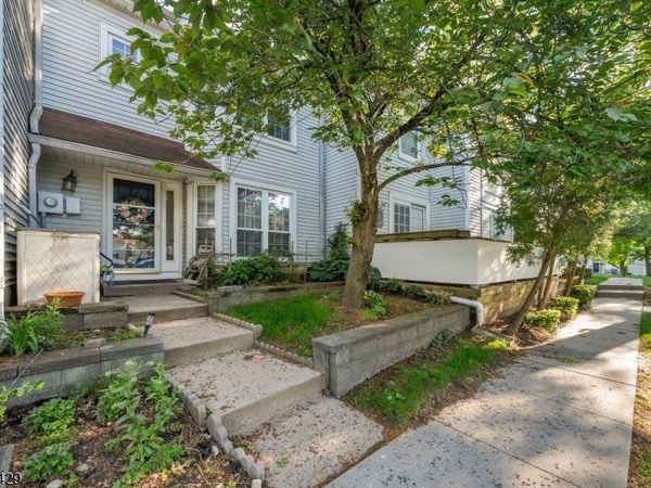 12 Borelle Sq, Sayreville, NJ 08859