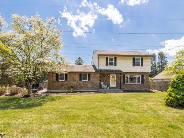 16 Abrams Rd, Holland, NJ 08848