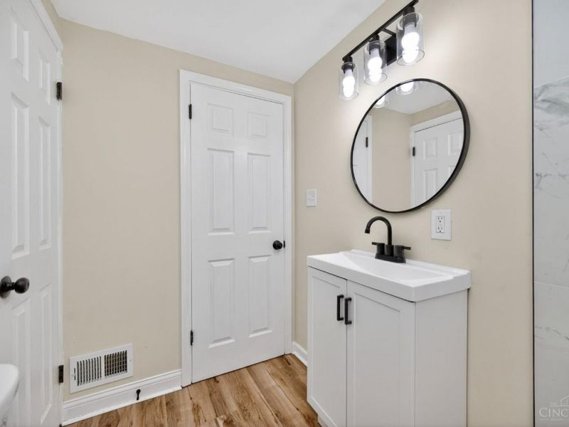 5590 Surrey Avenue, Green Township, OH 45248 Photo 20