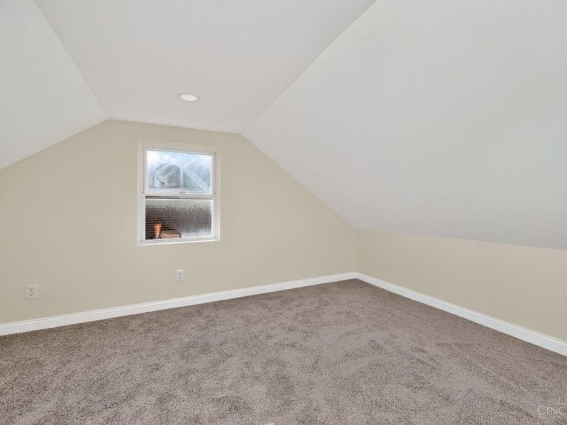 5590 Surrey Avenue, Green Township, OH 45248 Photo 23