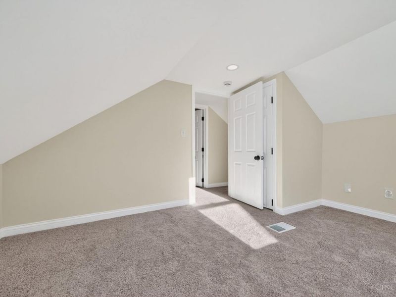 5590 Surrey Avenue, Green Township, OH 45248 Photo 24