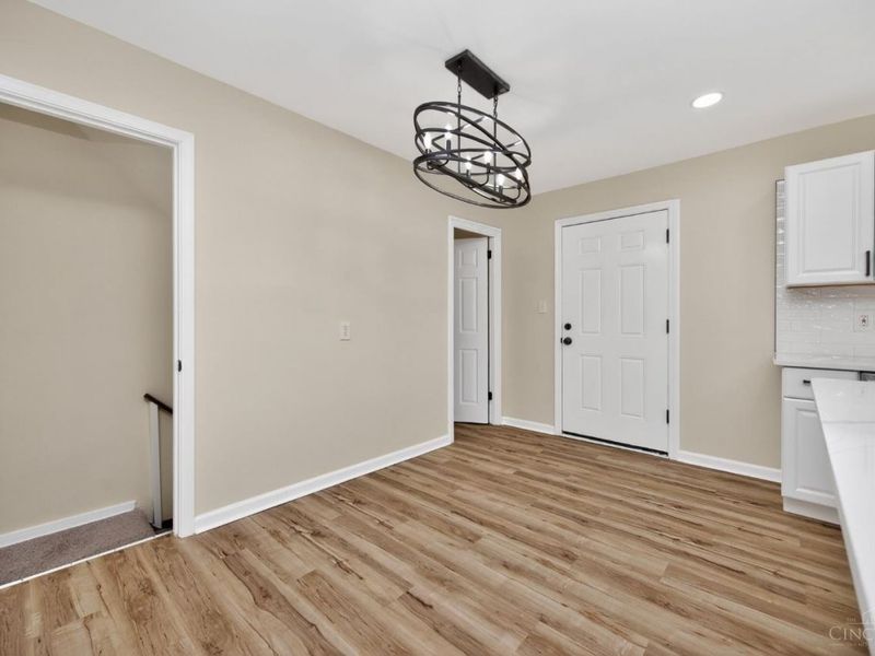 5590 Surrey Avenue, Green Township, OH 45248 Photo 8
