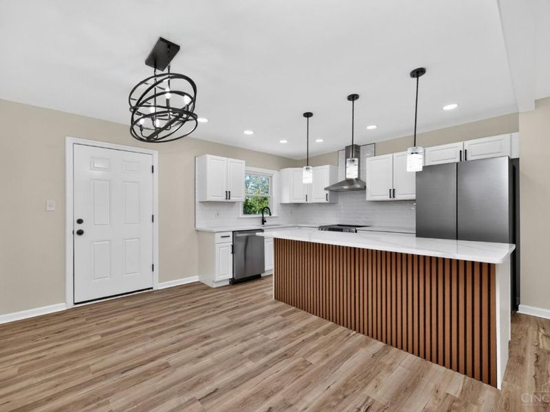 5590 Surrey Avenue, Green Township, OH 45248 Photo 9