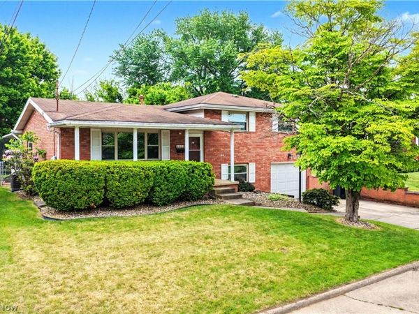 2802 16th Avenue, Vienna, WV 26105