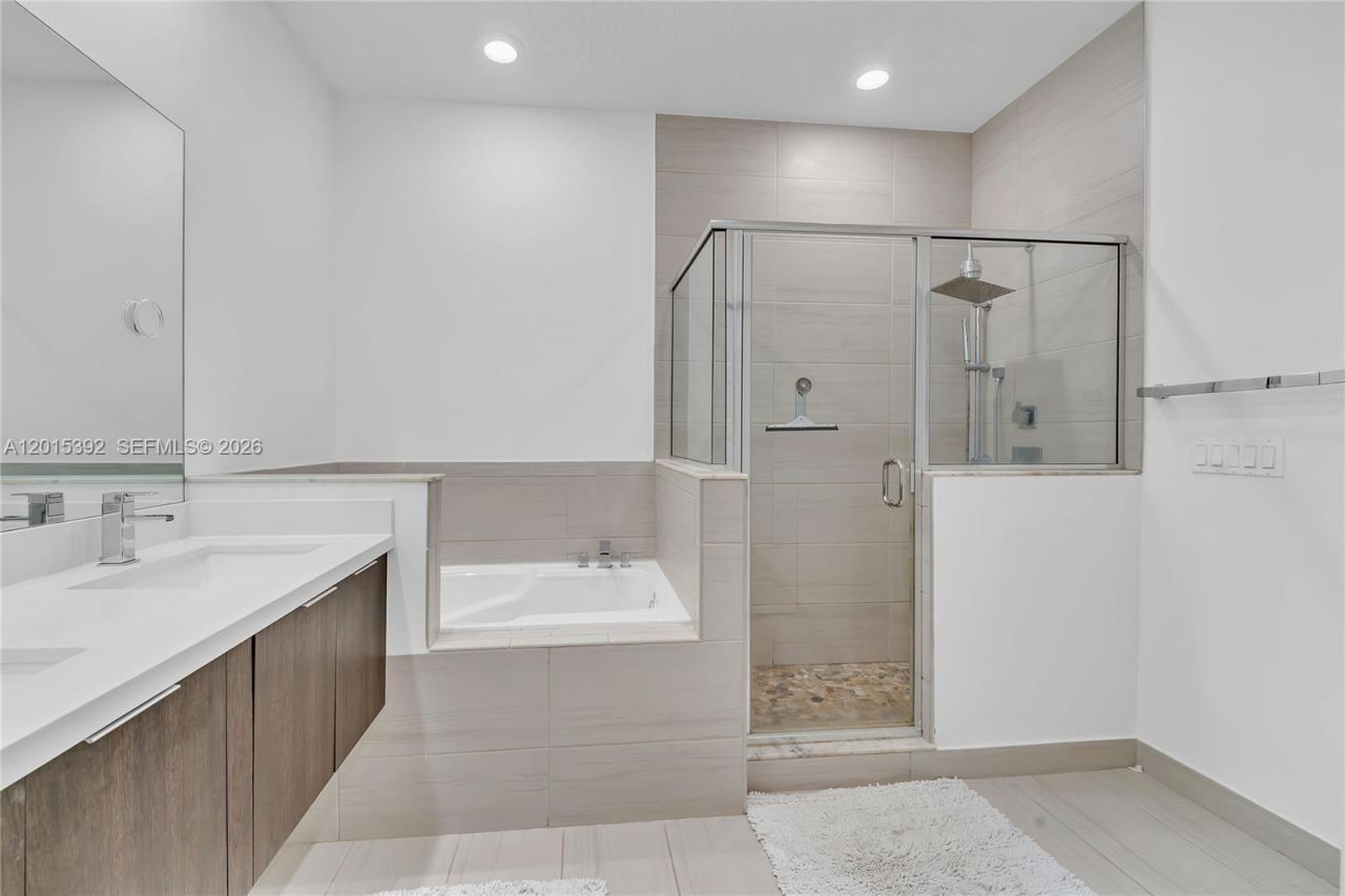 7903 NW 105th Ave, Doral, FL 33178 Photo